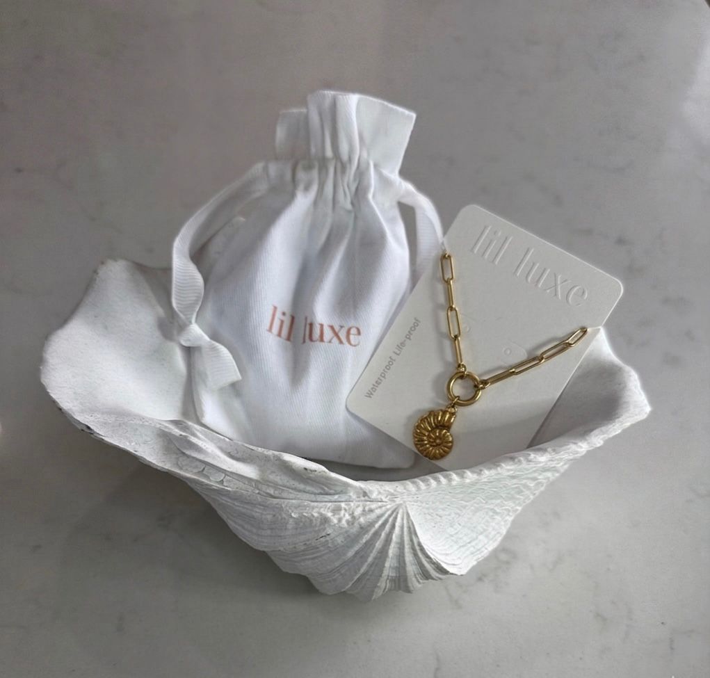 The Weekend Shell Necklace