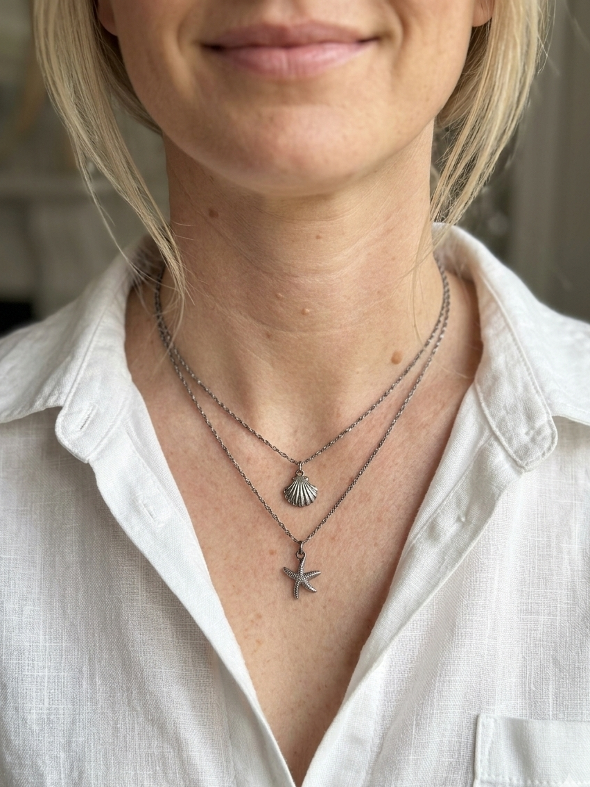 The Twisted Singapore Charm Chain