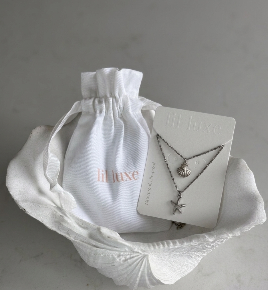 The Twisted Singapore Charm Chain